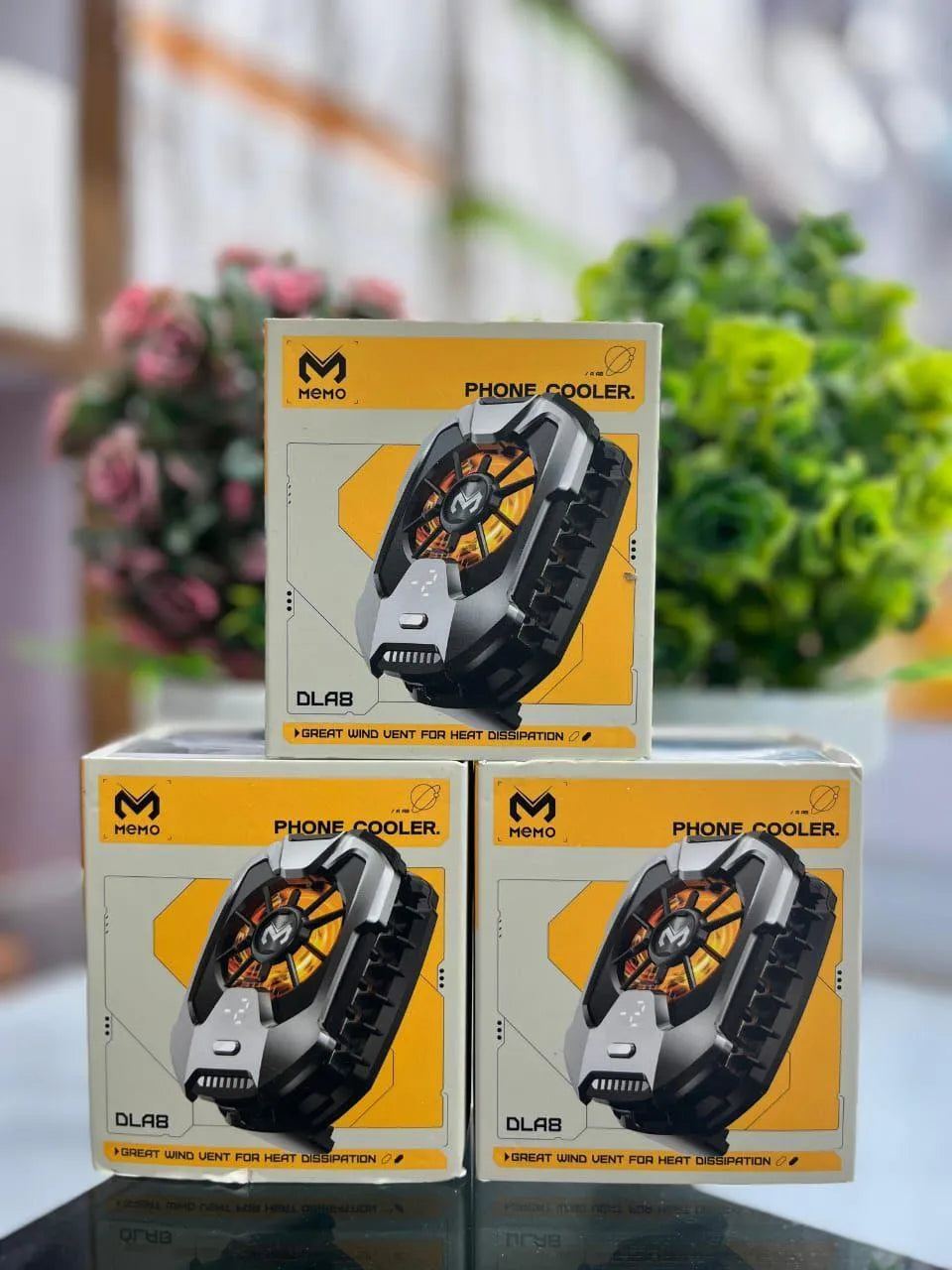 Memo DLA8 Phone Cooler with LED Temperature Display | Gaming Mobile Cooling Fan RGB